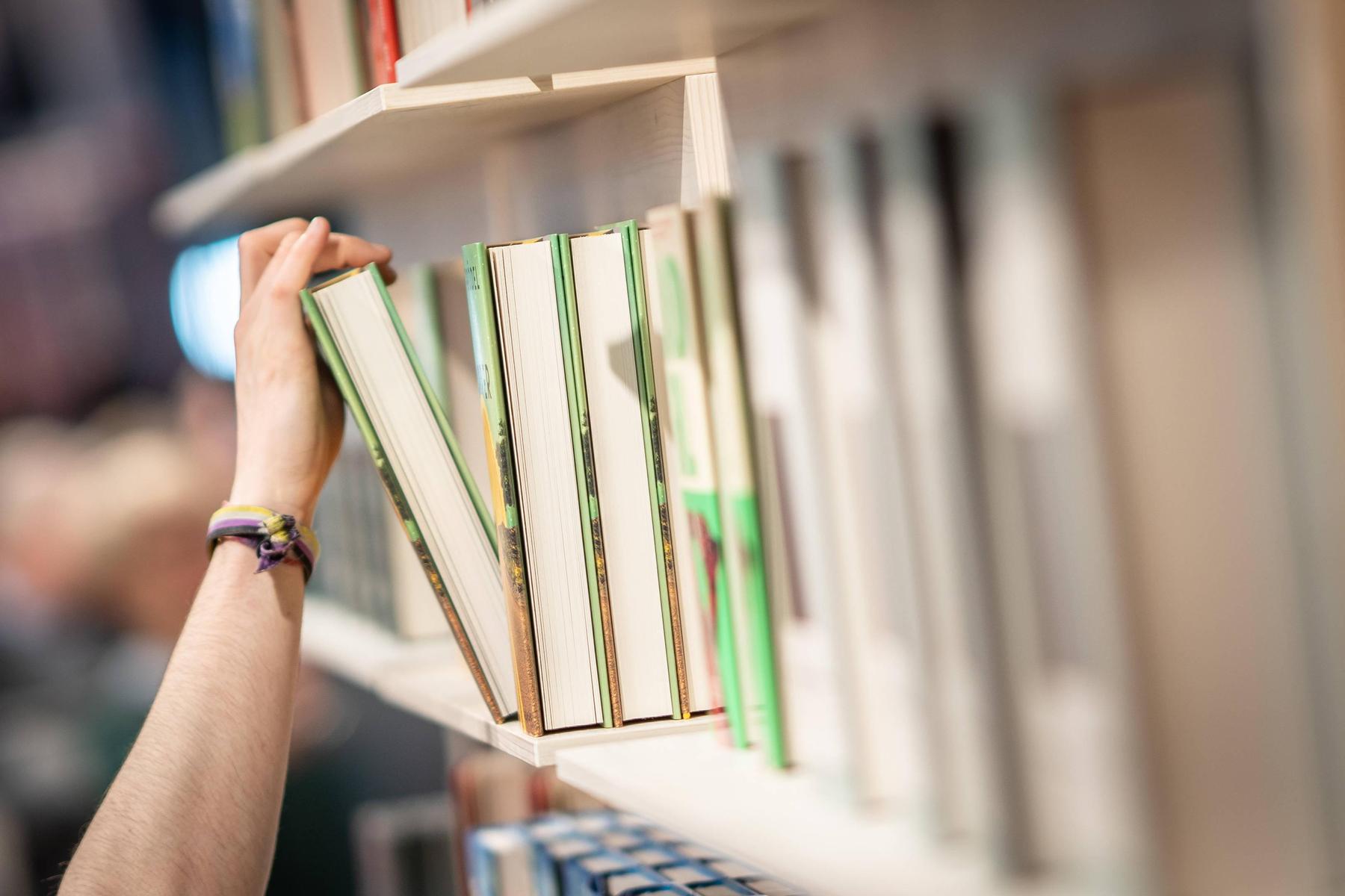 Ministerium nimmt Kürzung bei Literaturstipendium zurück