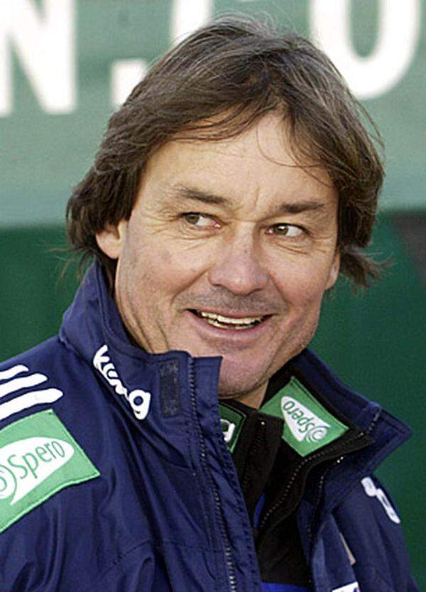 Im September 2003 übernahm er den Abstiegskandidaten FC Kärnten. Im Winter zog sich Constantini auf den Posten des Sportdirektors zurück und machte Platz für Peter Pacult. Im März 2004 verließ er den Verein ganz, Kärnten stieg am Saisonende ab.