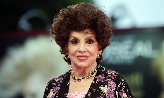  Gina Lollobrigida