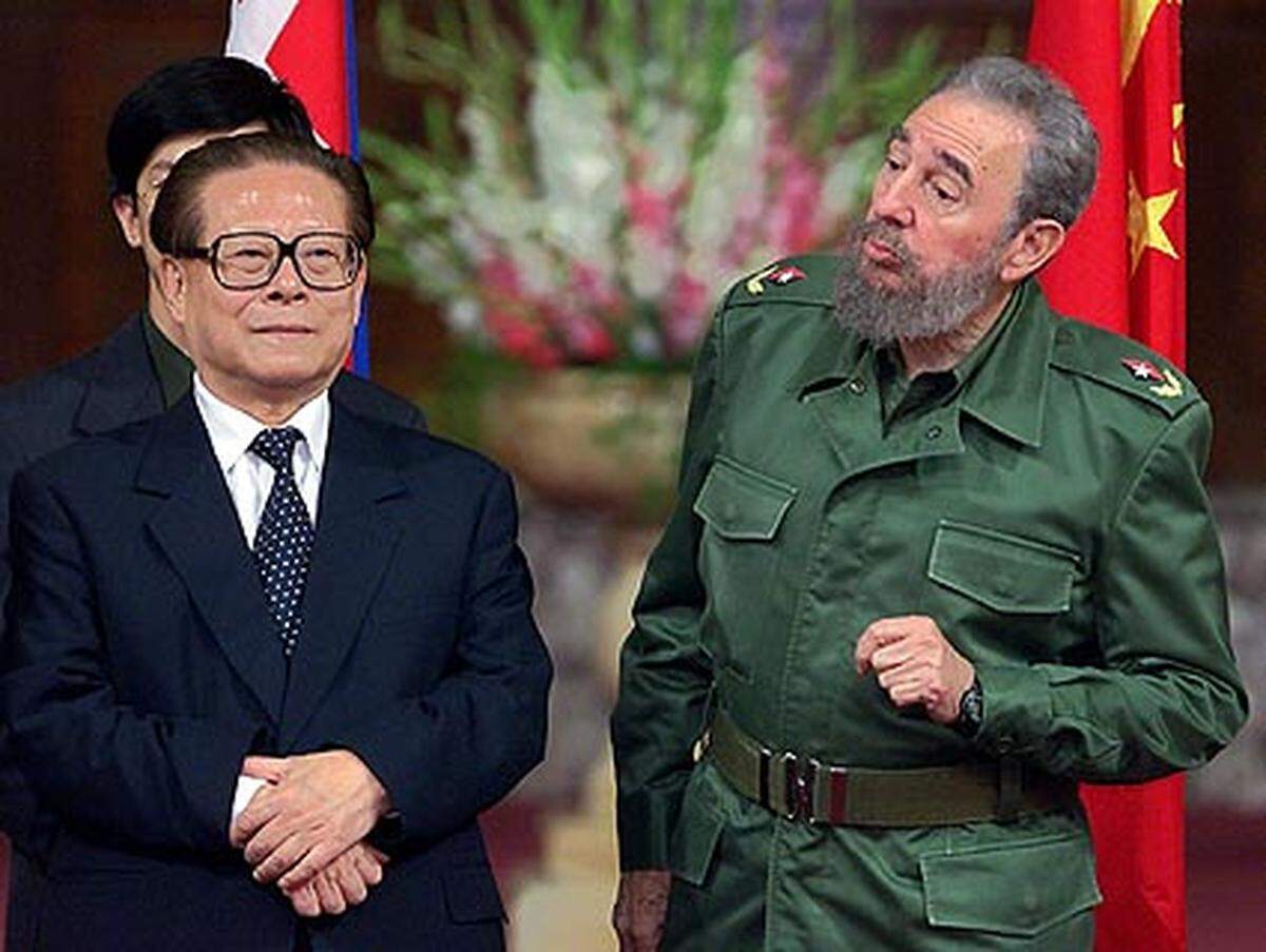 Fidel Castro lässt durchklingen, dass er sich nicht an der Macht festklammern werde und damit den Aufstieg von Jüngeren möglicherweise verhindere.
