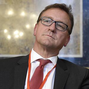 Oberster Finanzaufseher Helmut Ettl warnt vor riskanten Wohnimmobilienkrediten.