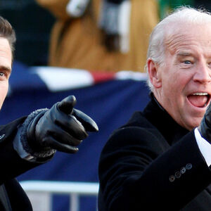 Aktuelle Bilder von Hunter Biden gibt es nicht - hier ein Archivbild aus dem Jahr 2009, als sein Vater Joe (re.) gerade US-Vizepräsident geworden war.