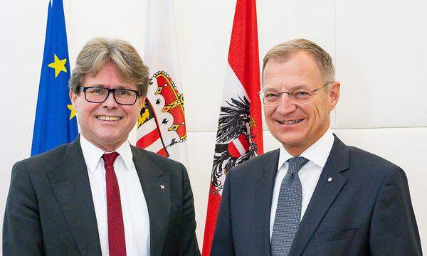 Minister Polaschek (links) und Landeshauptmann Stelzer (beide ÖVP) ringen um den geplanten Start der Uni im Herbst 2023.