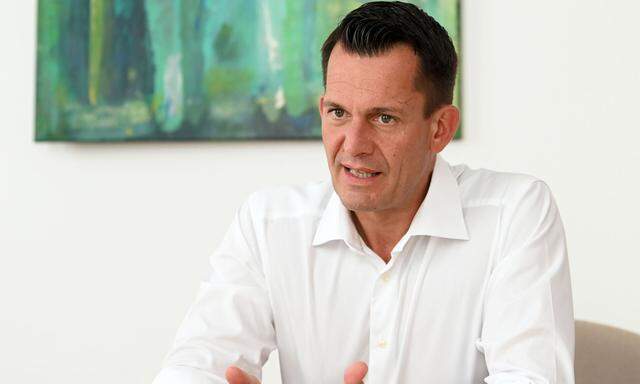 Hielte eine Senkung des Arbeitslosengeldes für "bedenklich": Gesundheits- und Sozialminister Wolfgang Mückstein (Grüne)