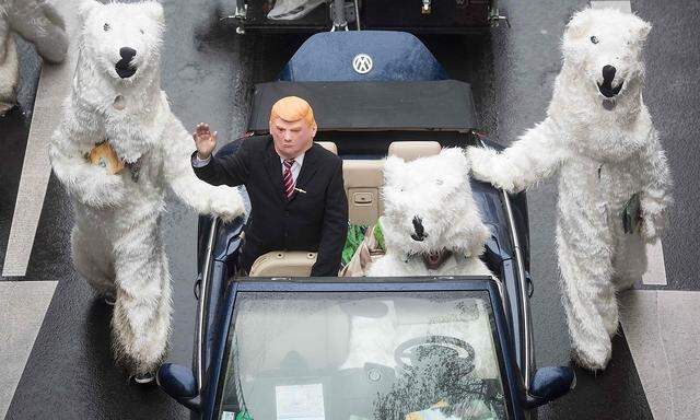 Trump und die Eisbären - ein beliebtes Motiv der Klima-Aktivisten beim Gipfel in Bonn.