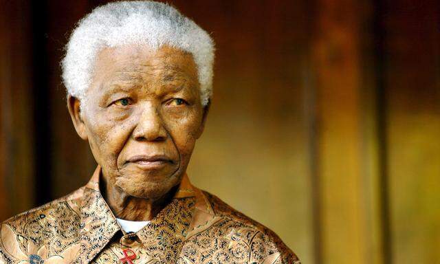 Suedafrika bangt Nelson Mandela