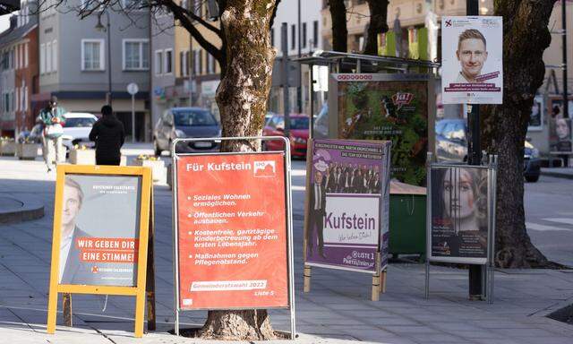 Die Tiroler Gemeinderats- und Bürgermeisterwahl ist am Sonntag über die Bühne gefallen. Sie geht für voraussichtlich 31 Gemeinden in die zweite Runde. 