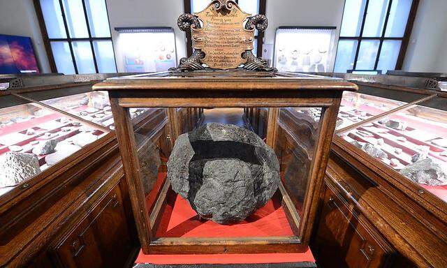 Der Meteorit von Ensisheim im Naturhistorischen Museum