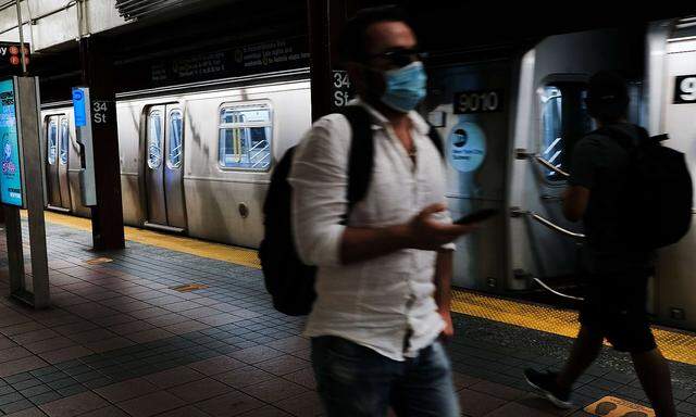 US-NEW-YORK-MTA'S-SIGNALS-IT-WILL-NEED-TO-CUT-SERVICE-AND-RAISE-