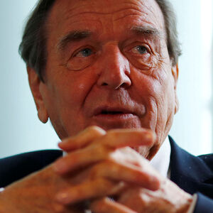 Gerhard Schröder muss den Verlust seiner Privilegien hinnehmen.
