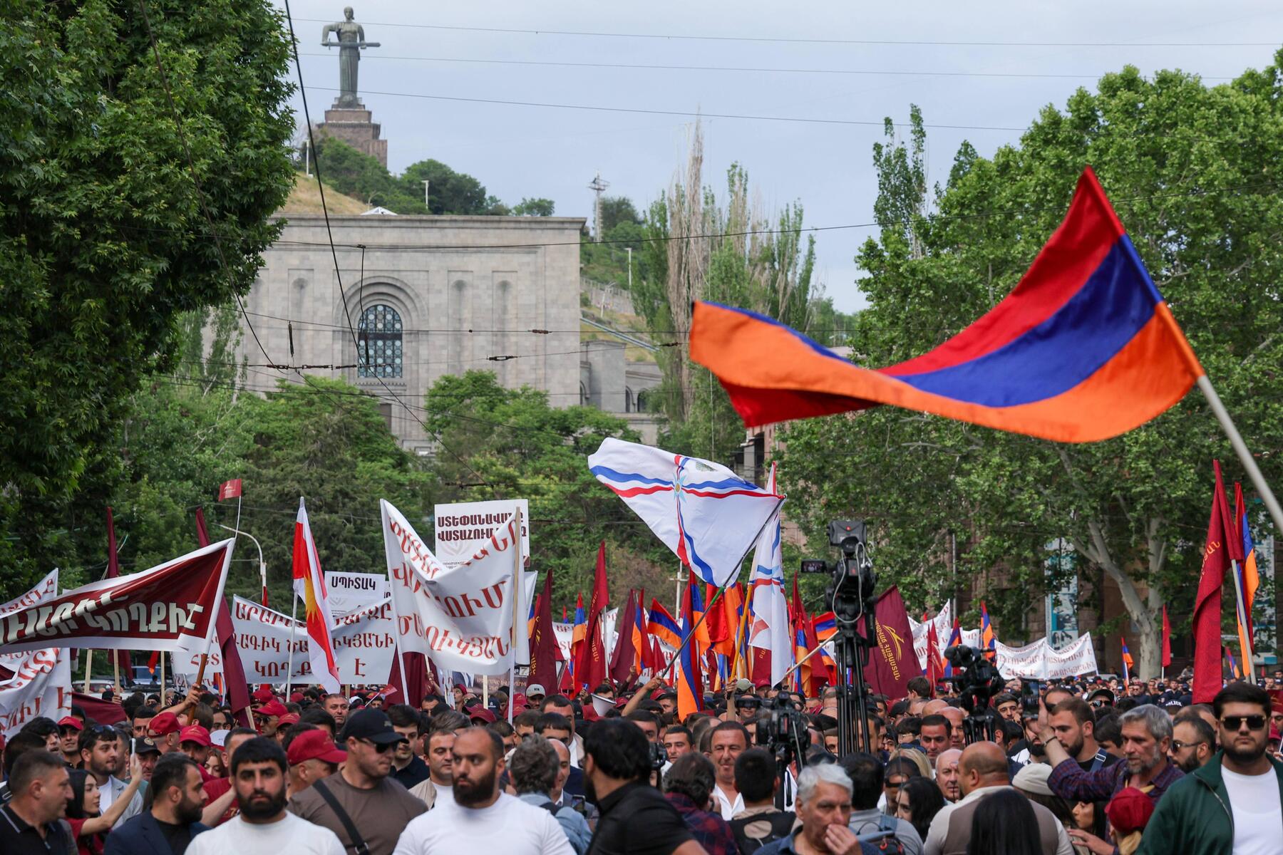 Armenische Regierung droht gekauften Wählern mit Armee