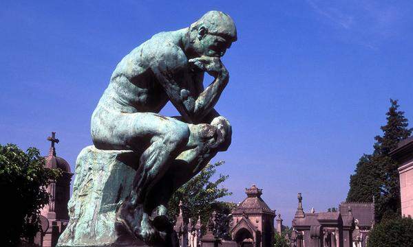 Dieser &quot;Denker&quot; ist auf dem Friedhof Laeken in Brüssel zu sehen. Rodin lebte am Anfang seiner Karriere einige Zeit in der Stadt.