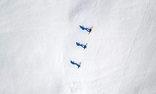 In den vergangenen Jahren boomte das Geschäft mit Skitouren. Sporthändler freuen sich über zweistellige Zuwachsraten.