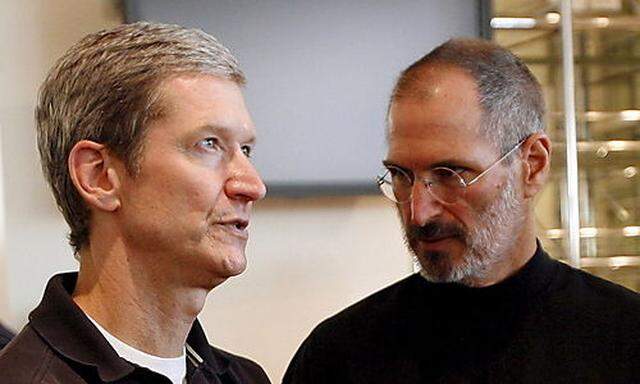 FILE USA APPLE STEVE JOBS TIM COOK 