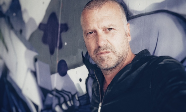 Der Großmeister des Thrillers Made in Austria schlägt wieder zu: Bernhard Aichner.