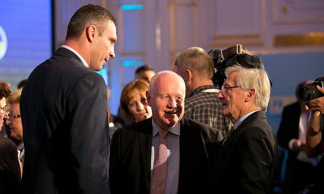 Kiews Bürgermeister Vitali Klitschko, Sachsens Ex-Ministerpräsident Georg Milbradt und Österreichs ehemaliger Kanzler Wolfgang Schüssel