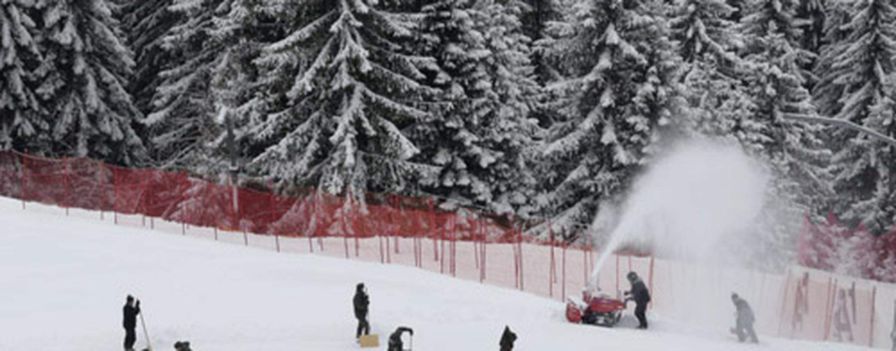 General view of the men´s Alpine skiing downhill course covered with a thin layer of snow in Kitzbuehel
