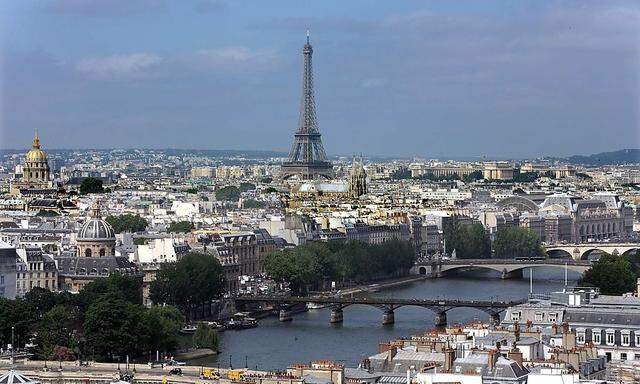 General view of the Paris skyline, the Eiffel tower and the Seine River