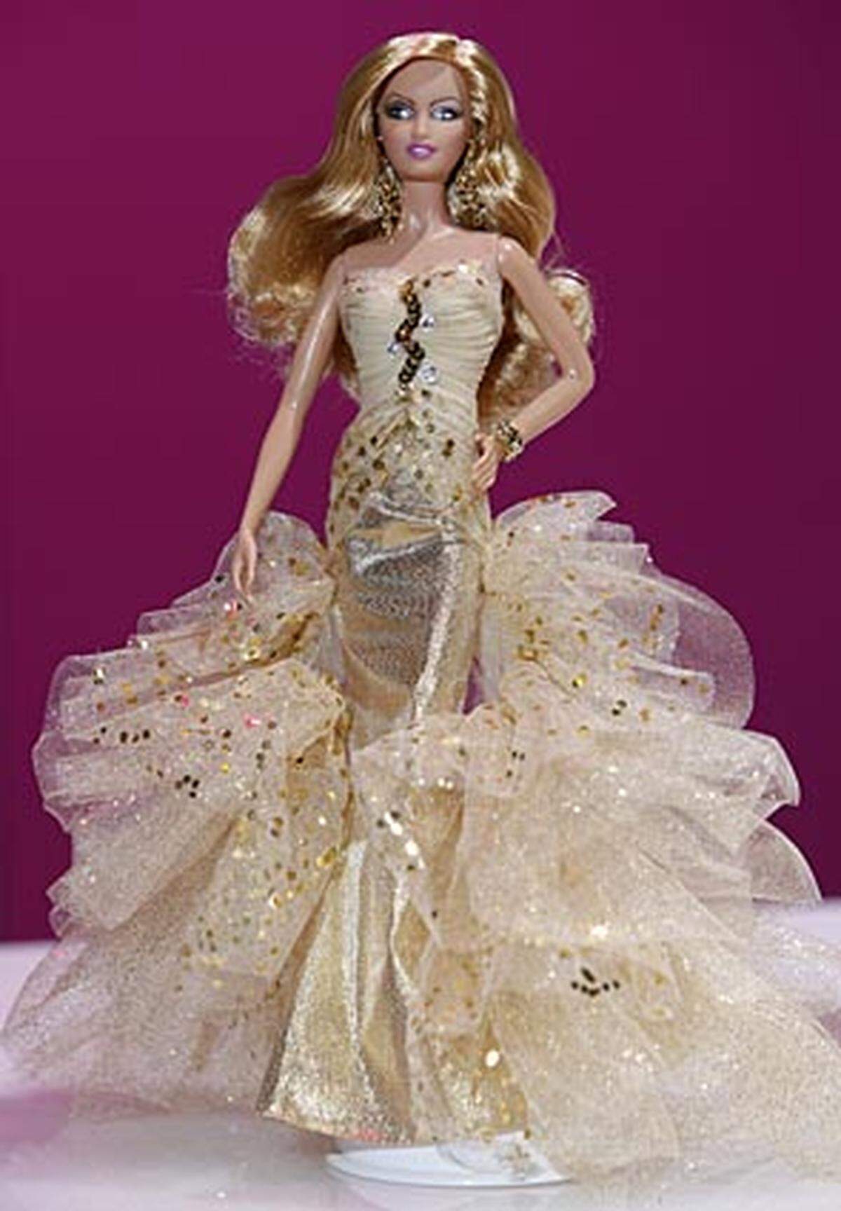 Ihre "Mutter" Ruth Handler stellte die gestylte Erscheinung mit den unnatürlichen Proportionen und einer Körpergröße von 29 Zentimetern mit dem Kosenamen "Barbie" vor.