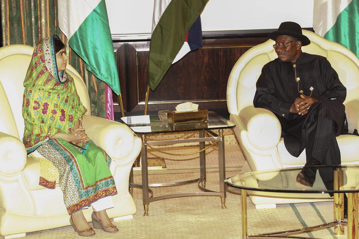 In diesem Sommer traf sie auch Nigerias Präsident Goodluck Jonathan - und forderte während des Besuchs von den Islamisten der Gruppe Boko Haram die Freilassung entführter Schulmädchen.