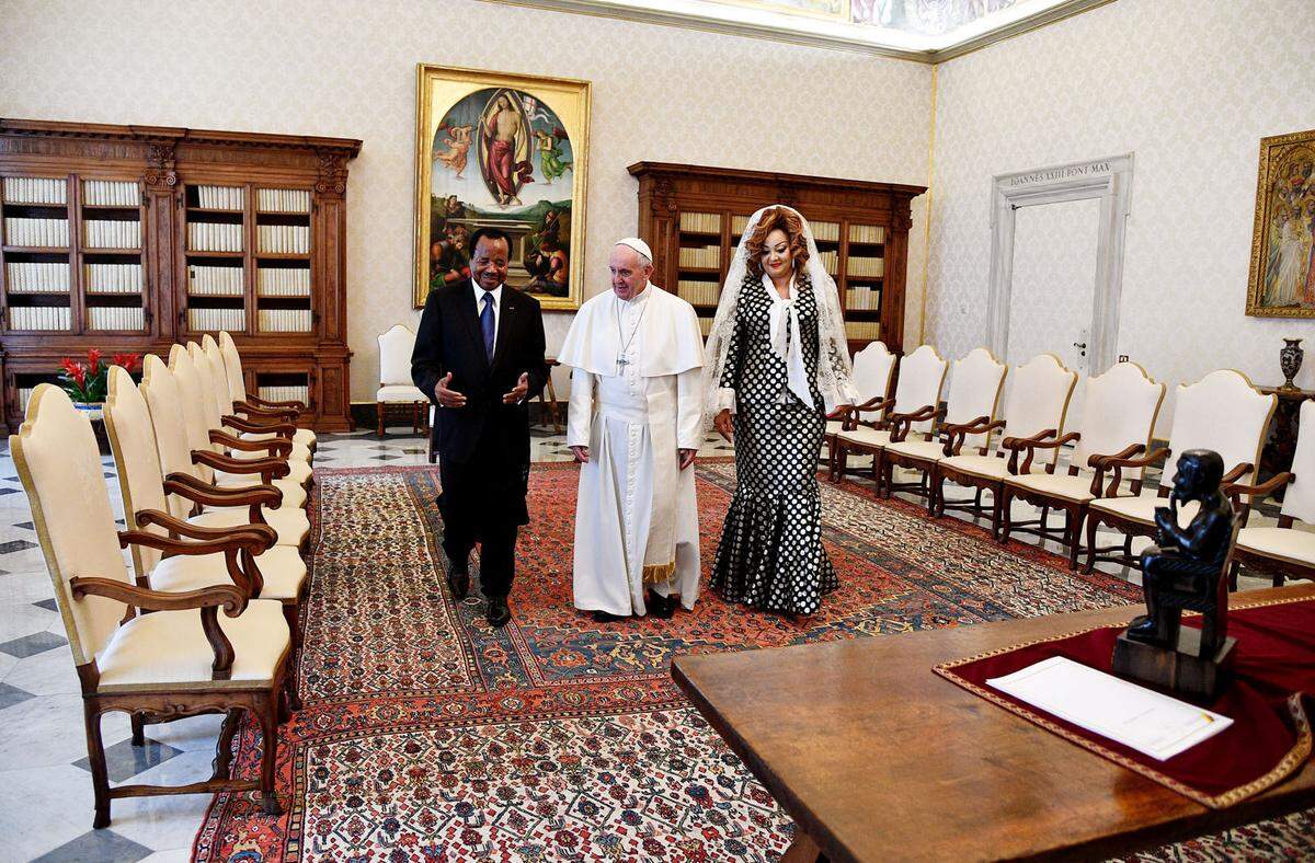 Und mit der First Lady von Kamerun, Chantal Biya, zog im März sogar ein bisschen Diskofieber in den Vatikan ein.
