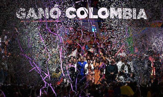 Gustavo Petro feiert das Erreichen seines langersehnten Ziels: Er wird Präsident Kolumbiens.