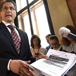 HYPO-U-AUSSCHUSS: LUGAR