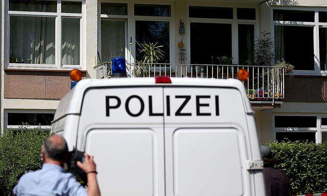 Die Polizei wurde in Bonn in eine Wohnung gerufen, in der sich ein Familiendrama abgespielt hat.