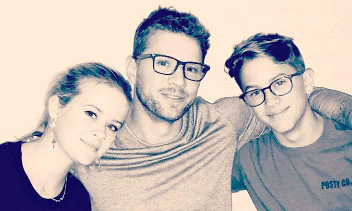 Nein, das ist nicht Reese Witherspoon. Schauspieler Ryan Phillippe feierte am 10. September seinen 44. Geburtstag mit seinen Kindern Ava (19, l.) und Deacon (14, r.). Ein Schnappschuss setzt jegliche Zweifel ihrer Verwandtschaft außer Kraft. Die beiden sehen wie die jüngere Version ihrer Eltern aus.