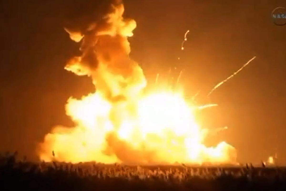 In einem Feuerball explodierte in der Nacht auf Dienstag der US-Raumtransporter "Cygnus", der zur internationalen Raumstation ISS hätte fliegen sollen.