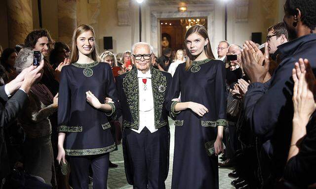 'Soixantes Dix Ans de Sculptures Vivantes' : Pierre Cardin Celebrates 70th Anniversary of Design At Palais De L'Institut de France, Quai de Conti In Paris