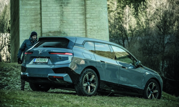 Stilistisch interessanter Abgang der BMW-Kreation, mit viel Aero-Tech statt Auspuffrohren.