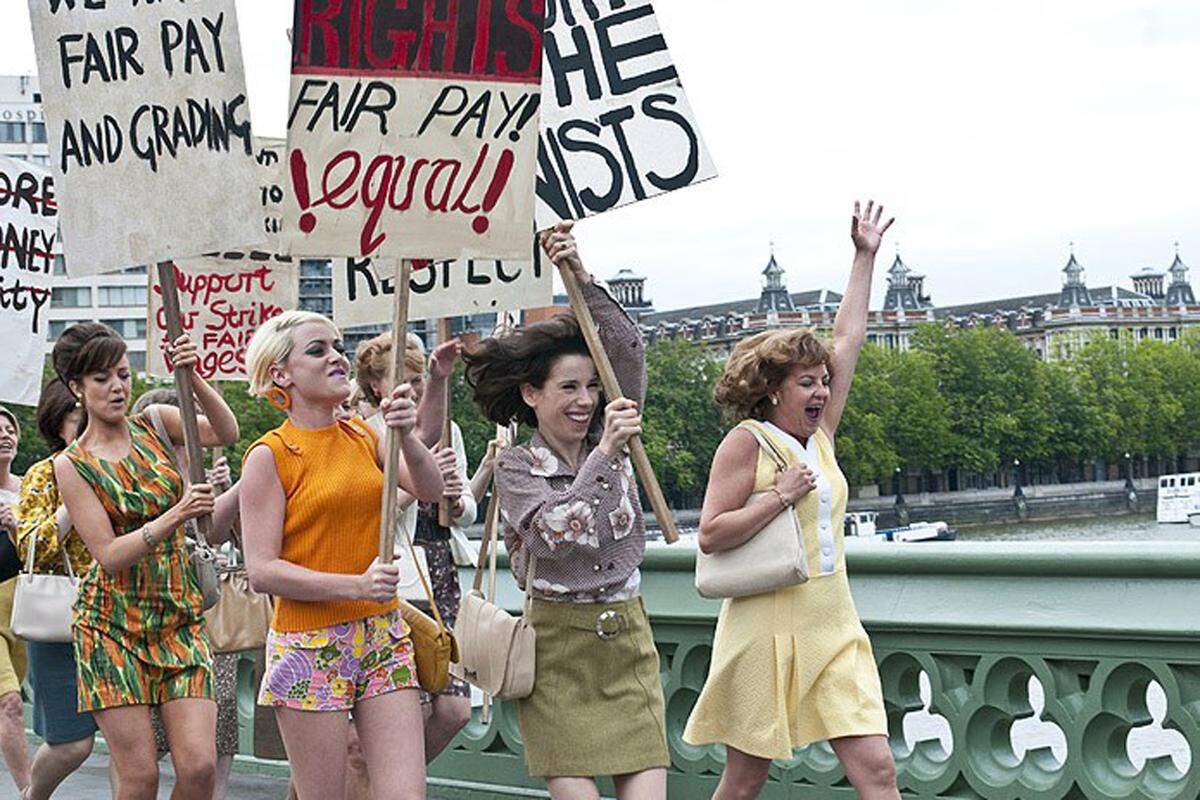 Originaltitel: "Made in Dagenham" (2011) Wie auch immer die deutschen Verleiher auf "We Want Sex" kamen, mit dem Inhalt des Films dürfte es reichlich wenig zu tun haben. In der Politkomödie geht es nämlich um den Arbeitskampf von Frauen im Großbritannien der 60er Jahre. Im Ford-Werk in Dagenham - deswegen auch "Made in Dagenham" - bekommen sie nämlich weniger bezahlt als ihre männliche Kollegen.