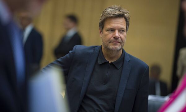 Robert Habeck wolle ja, dass die Regierung Schwung, aber...