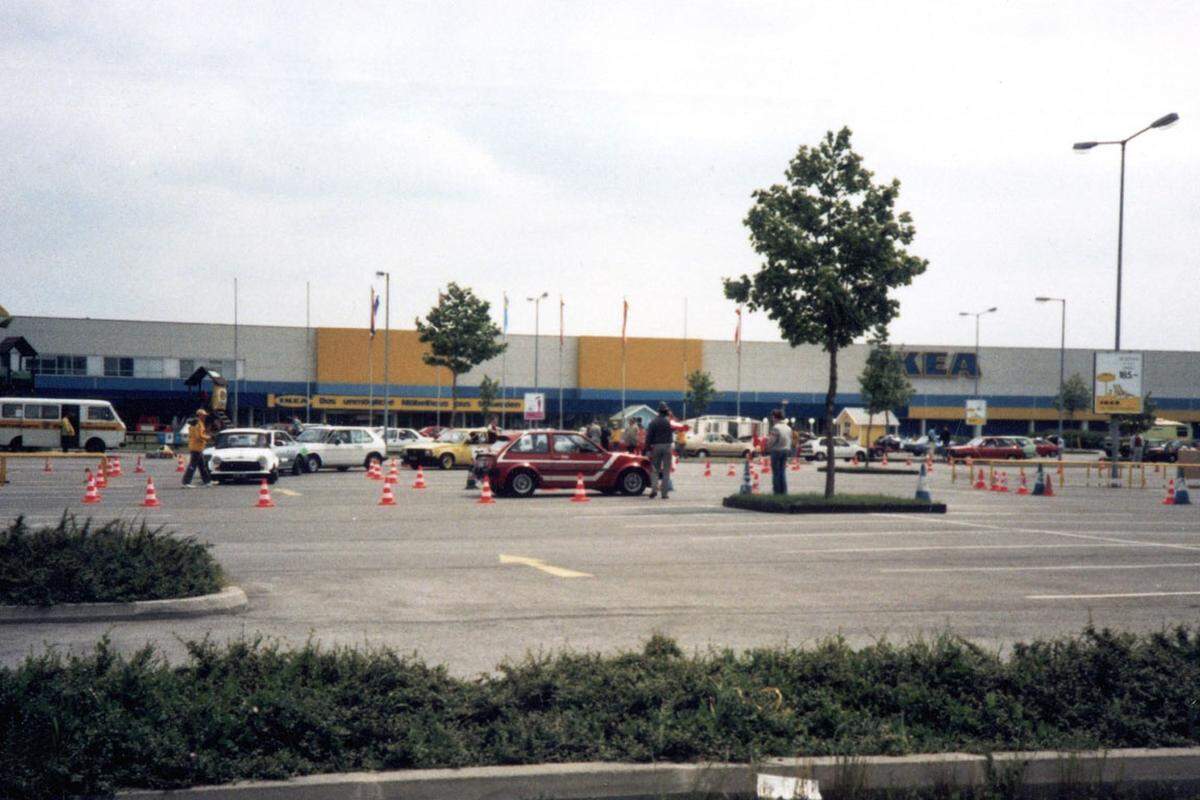 In Österreich starteten die Schweden 1977. In Vösendorf bei Wien wurde das erste Ikea-Möbelhaus in direkter Verbindung mit der Shopping City Süd, dem größten Einkaufszentrum Österreichs, errichtet.