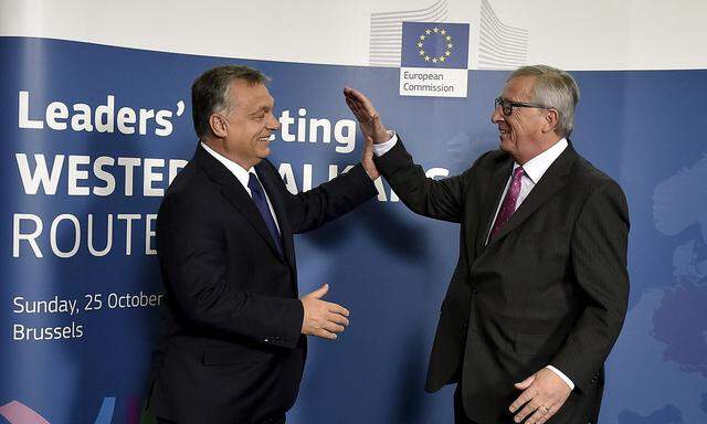 Ein Bild aus harmonischeren Zeiten: Orban und Juncker im Jahr 2015.