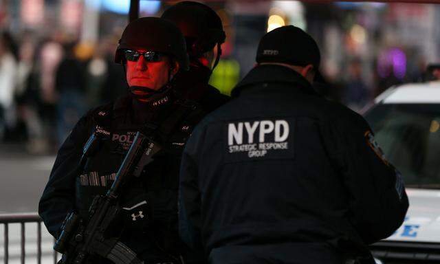 New York Police Department (NYPD) am at Times Square