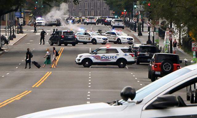 Nach dem Vorfall vor dem Weißen Haus war mehr Polizei im Einsatz. 