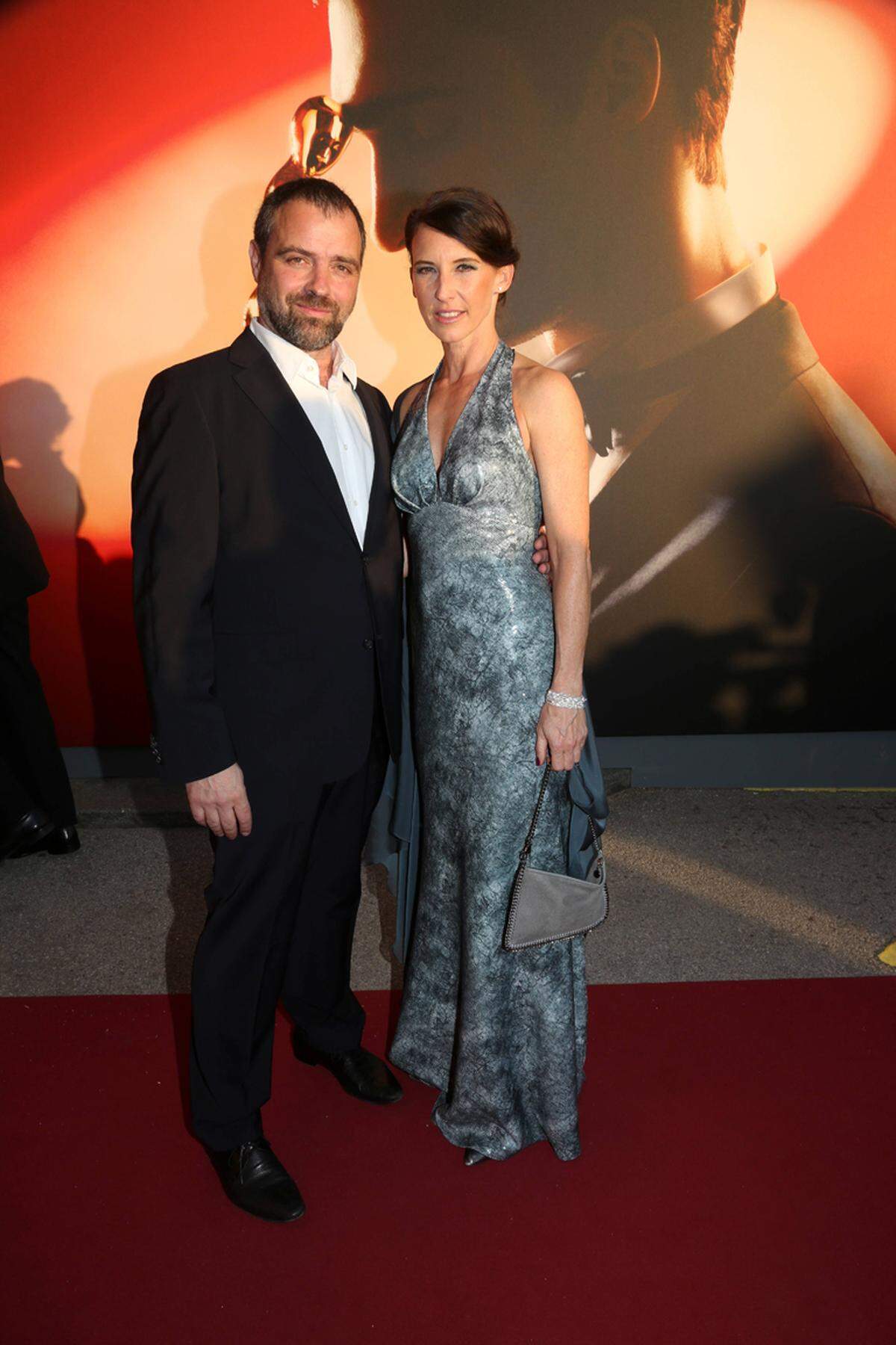 Als Paar outeten sich Jürgen Maurer und Maria Köstlinger, die ein Kleid von Maurizio Giambra trug.