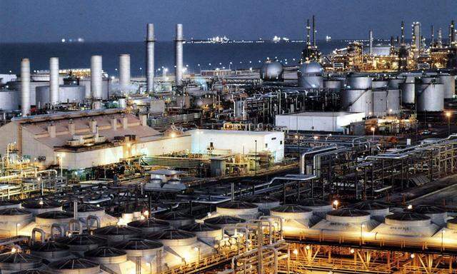 SAUDI ARABIA FILES OIL REFINERY