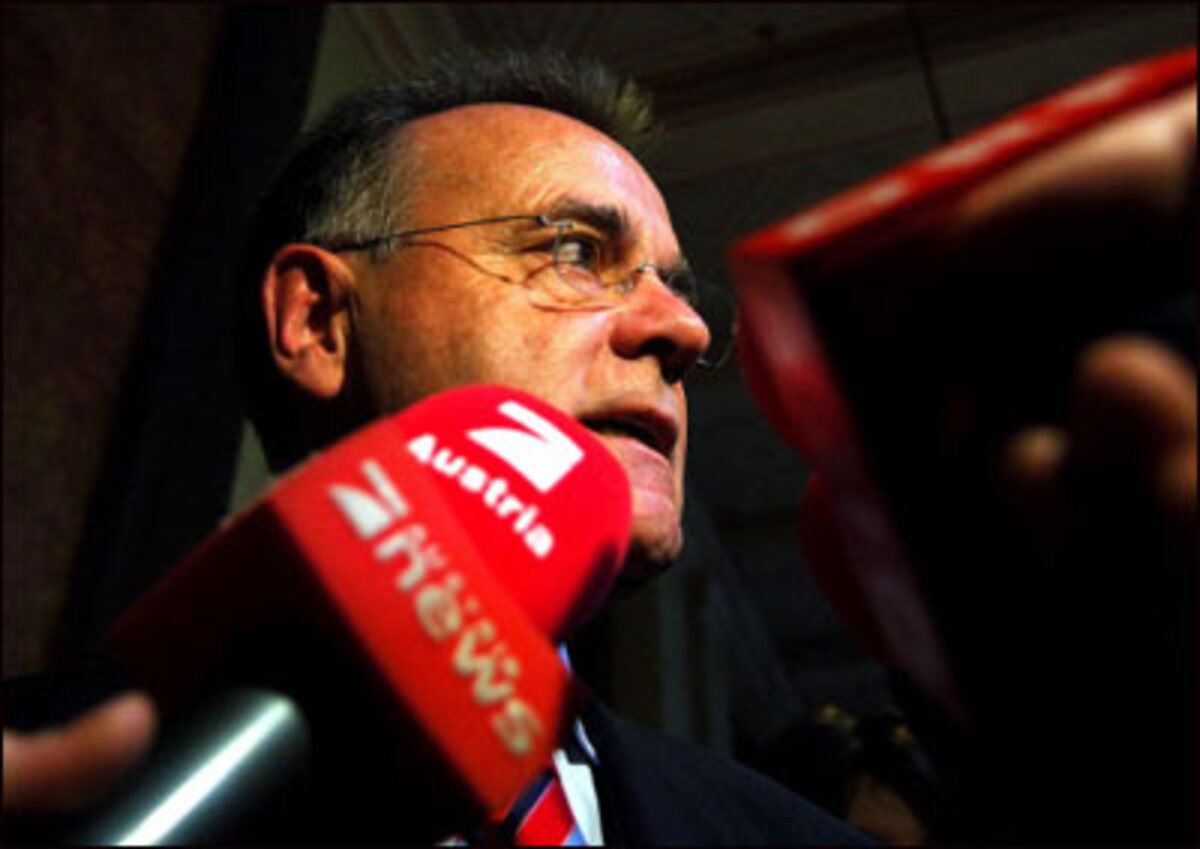 "Erste Anzeichen für ein Tauwetter nach der bildungspolitischen Eiszeit."Der SPÖ-Chefverhandler für den Bildungsbereich bei den Koalitionsgesprächen, Hans Niessl.