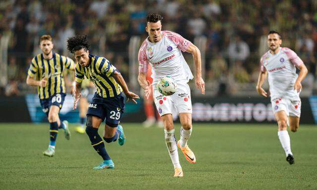 SOCCER - UEFA EL, Fenerbahce vs A.Wien