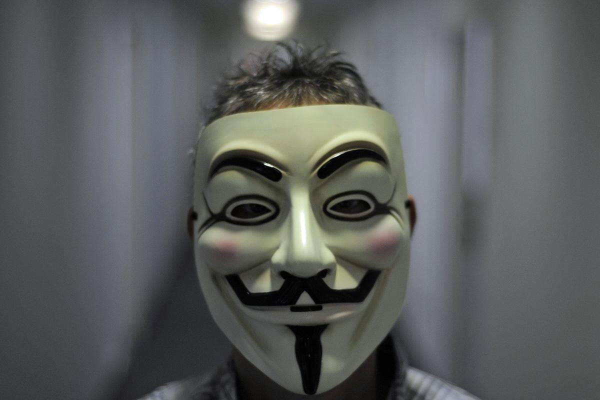 Anonymous Austria ist wieder in den Schlagzeilen. Der Gruppe wird eine Datenbank mit knapp 25.000 Einträgen zugespielt. Es handelt sich um private Daten von Polizisten.
