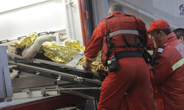 Kranktransport aus dem "Colectiv"