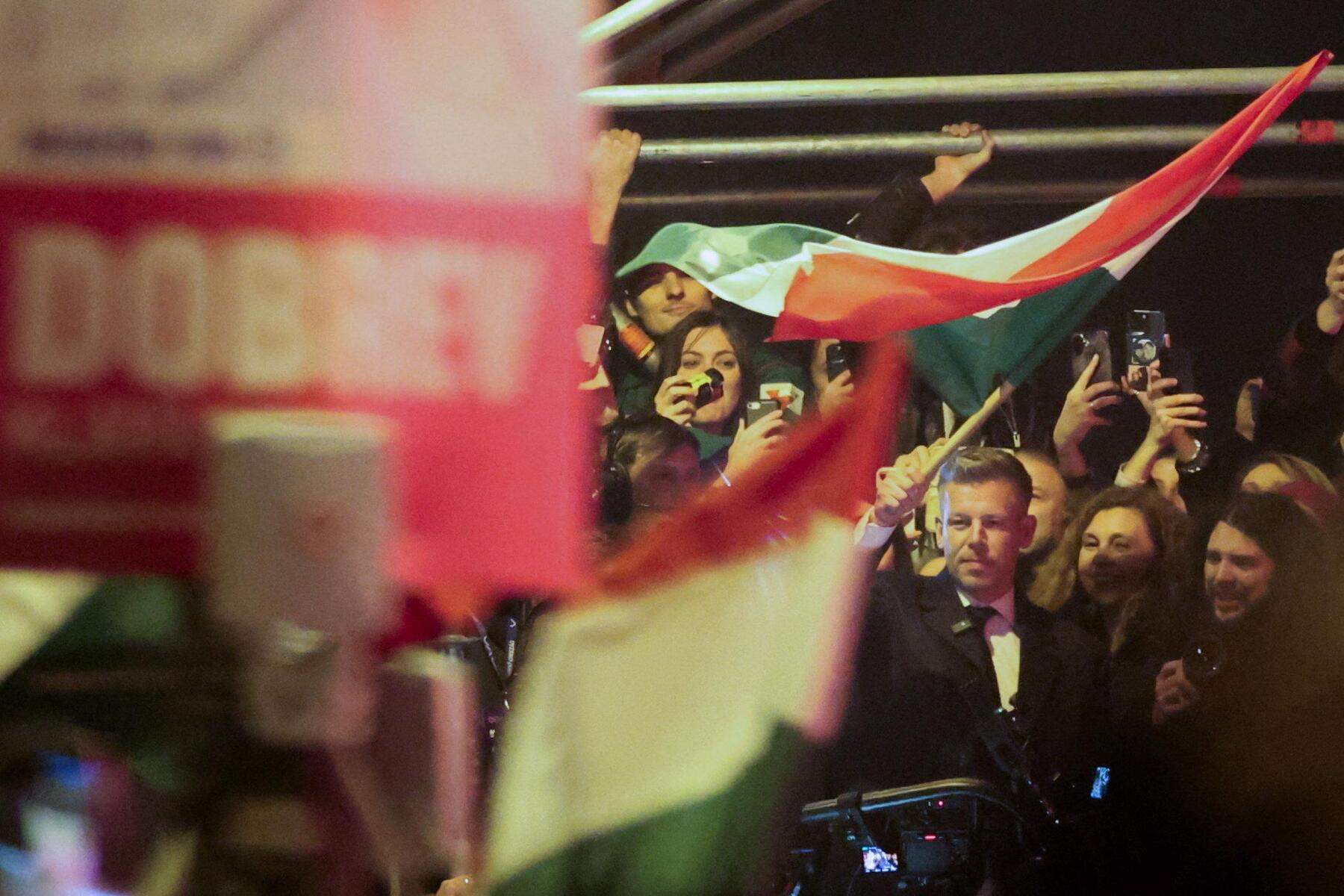 Péter Magyar jubelt über Sieg: „Ungarn wurde von Orbán-System erlöst“  [premium]