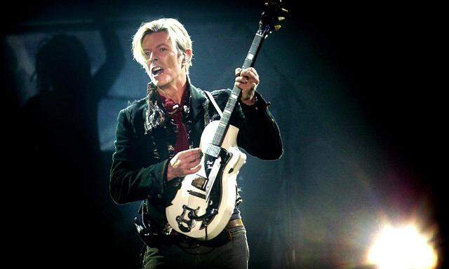 David Bowie live in Dänemark, im Jahr 2003.