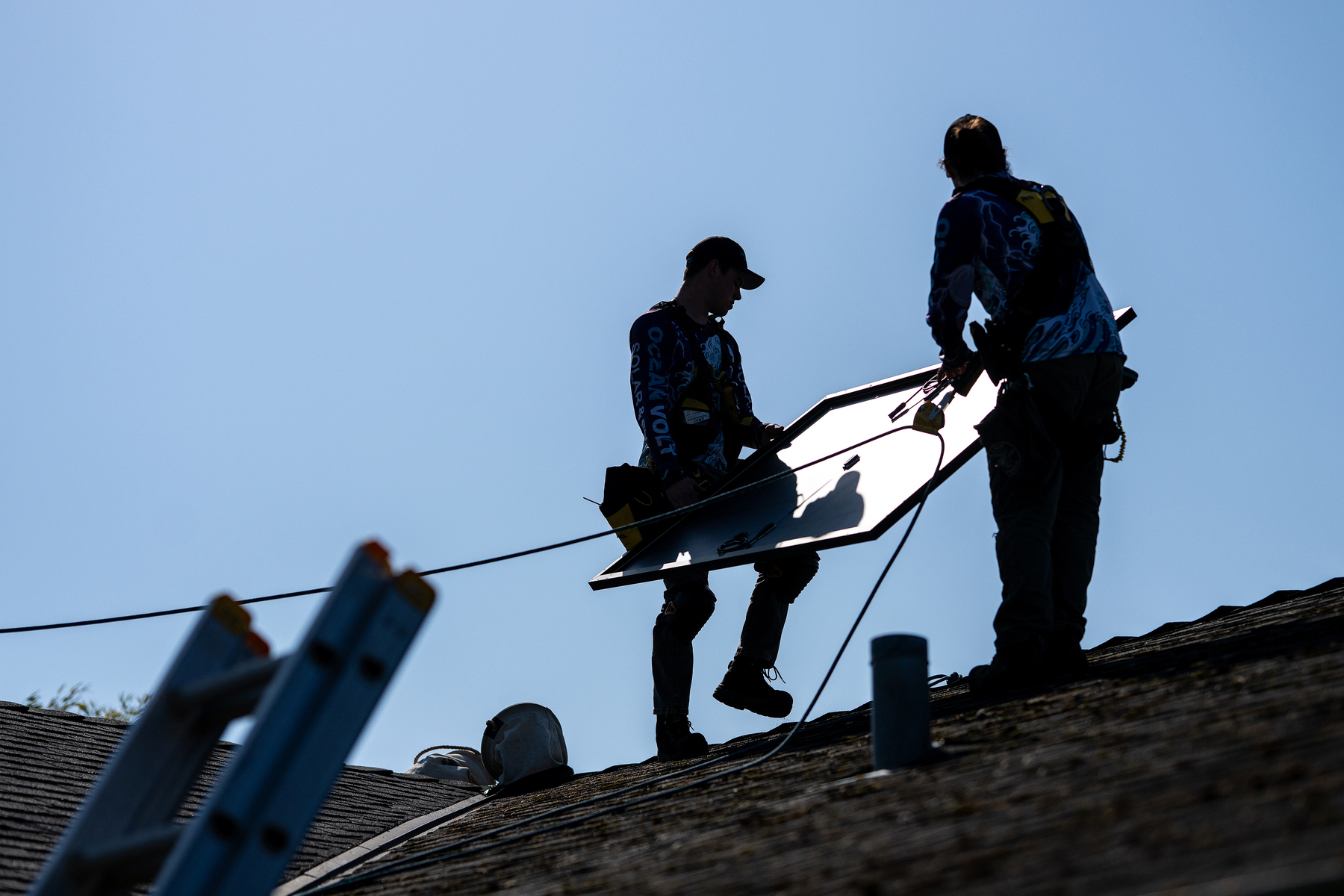 Fallen Stromkunden mit PV-Anlage am Dach um den Verbraucherschutz um? [premium]