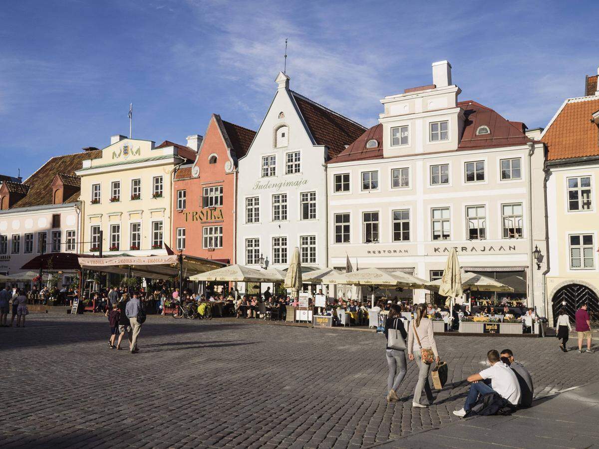 Die Stadt an der Ostsee kann mit einer mittelalterlichen Altstadt und charmanten Cafés aufwarten. Da Tallinn als Destination noch nicht so bekannt ist, ist man auch vor Touristenmassen geschützt.