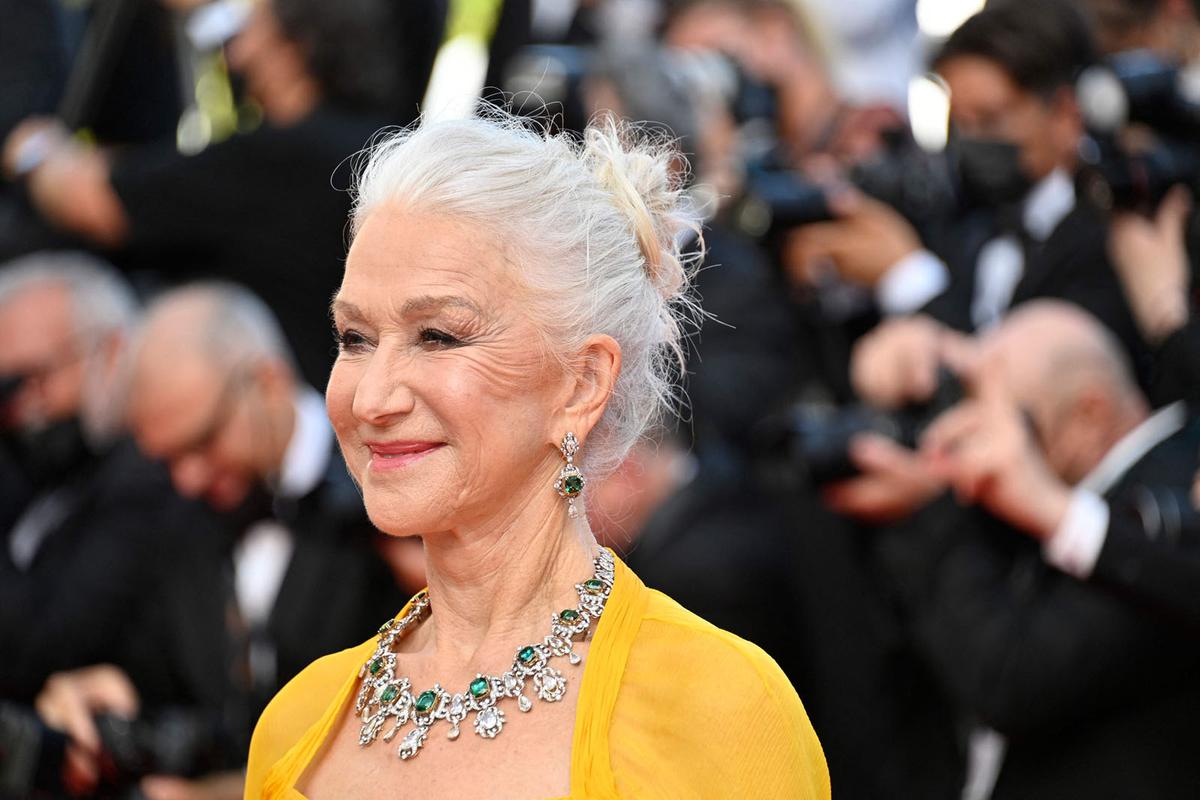 Helen Mirren lässt das Färben schon länger sein.