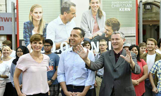 Im Bild: Gesundheitsministerin Pamela Rendi-Wagner, Kanzler Christian Kern, SPÖ-Geschäftsführer Georg Niedermühlbichler. 